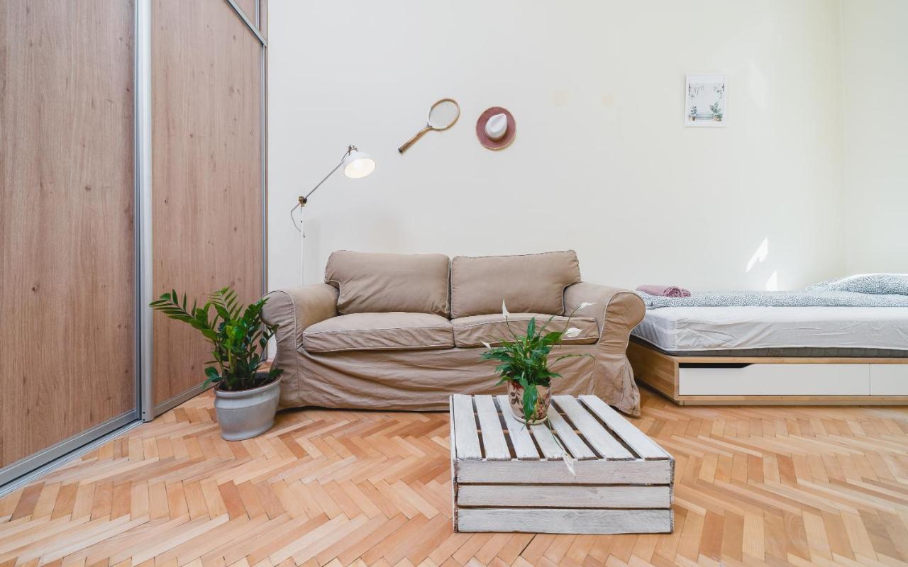 Homely 4 Bedroom Apartment - Old Town - By Upstairs 크라쿠프 외부 사진