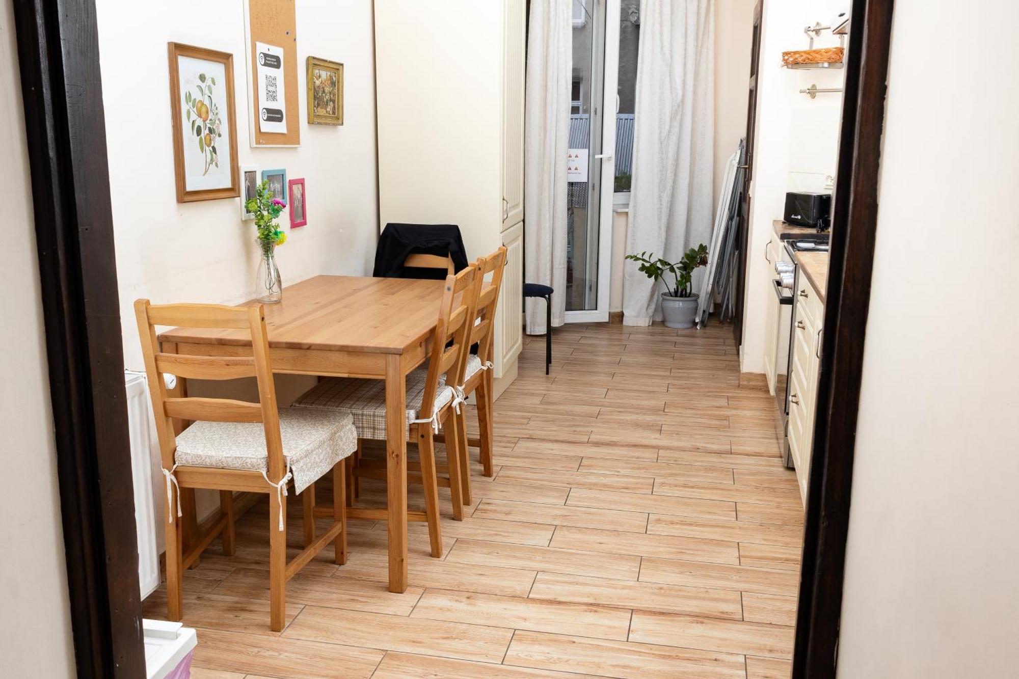 Homely 4 Bedroom Apartment - Old Town - By Upstairs 크라쿠프 외부 사진