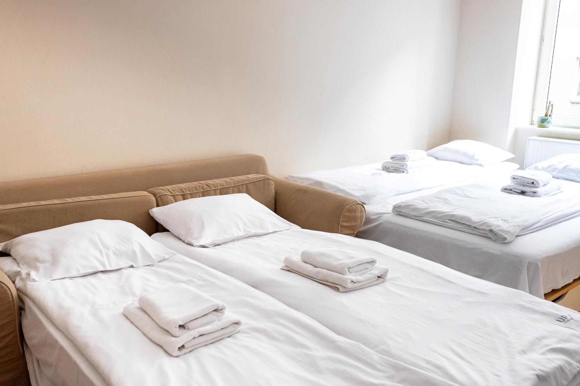 Homely 4 Bedroom Apartment - Old Town - By Upstairs 크라쿠프 외부 사진