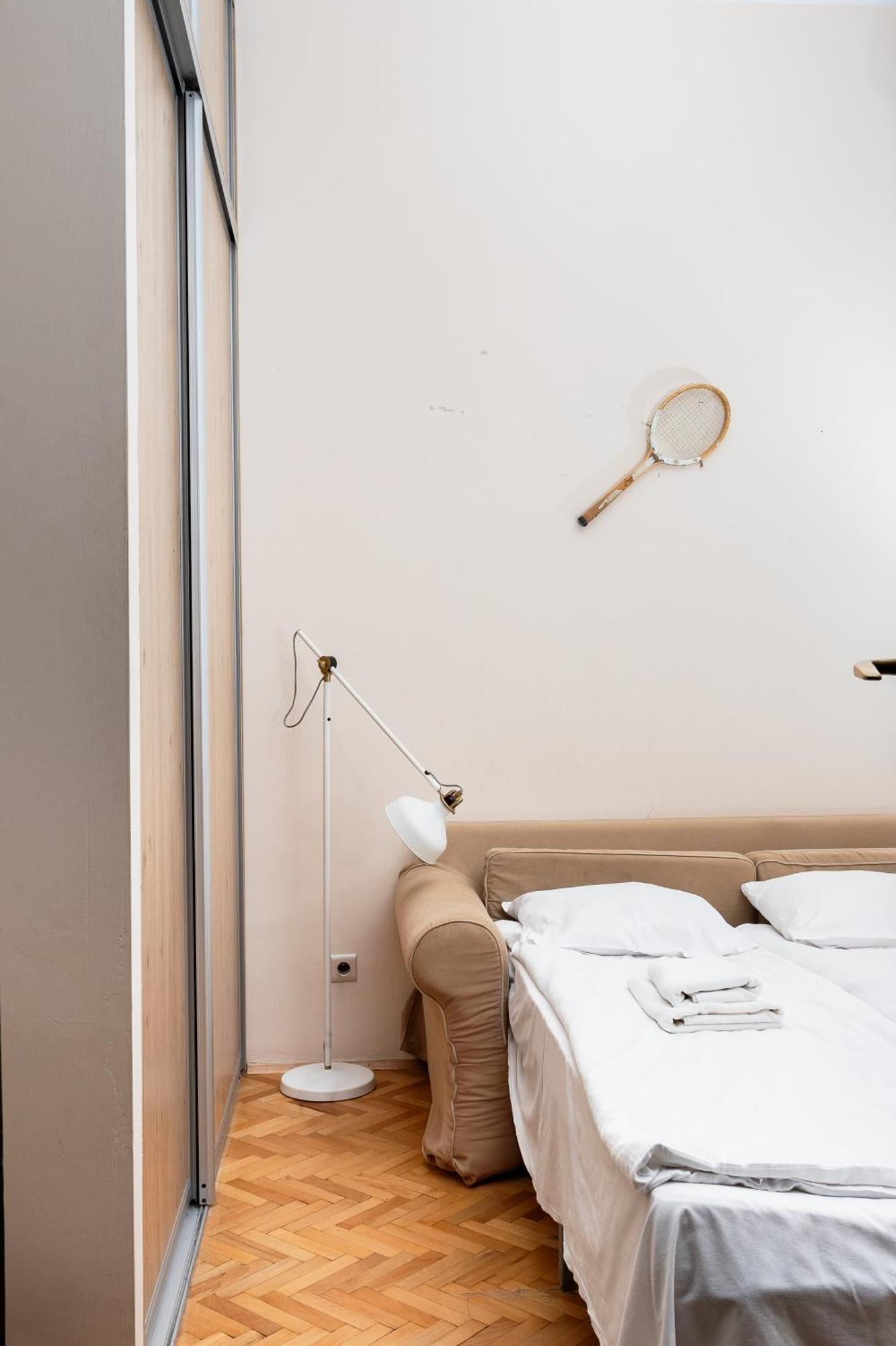 Homely 4 Bedroom Apartment - Old Town - By Upstairs 크라쿠프 외부 사진