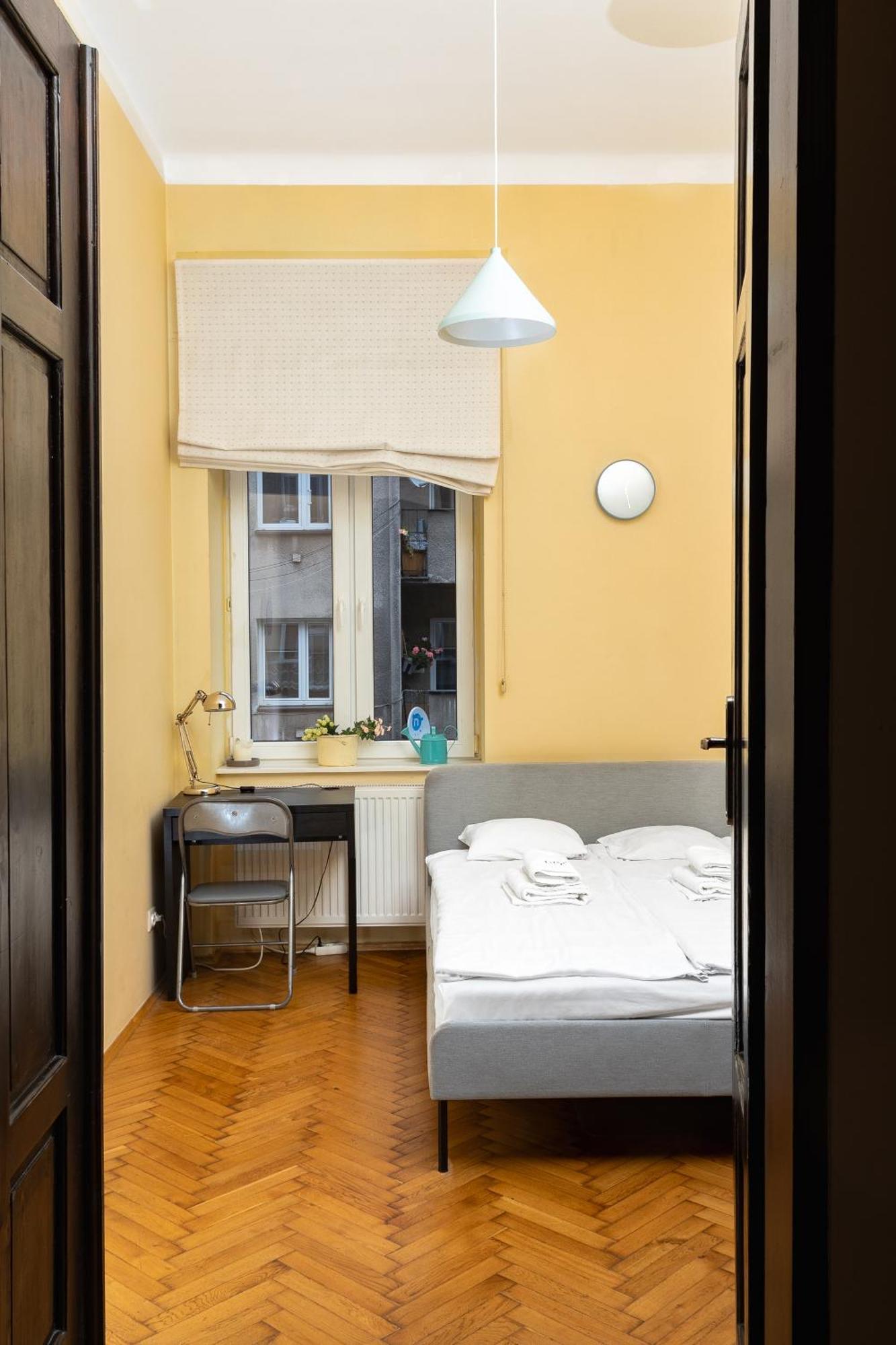 Homely 4 Bedroom Apartment - Old Town - By Upstairs 크라쿠프 외부 사진