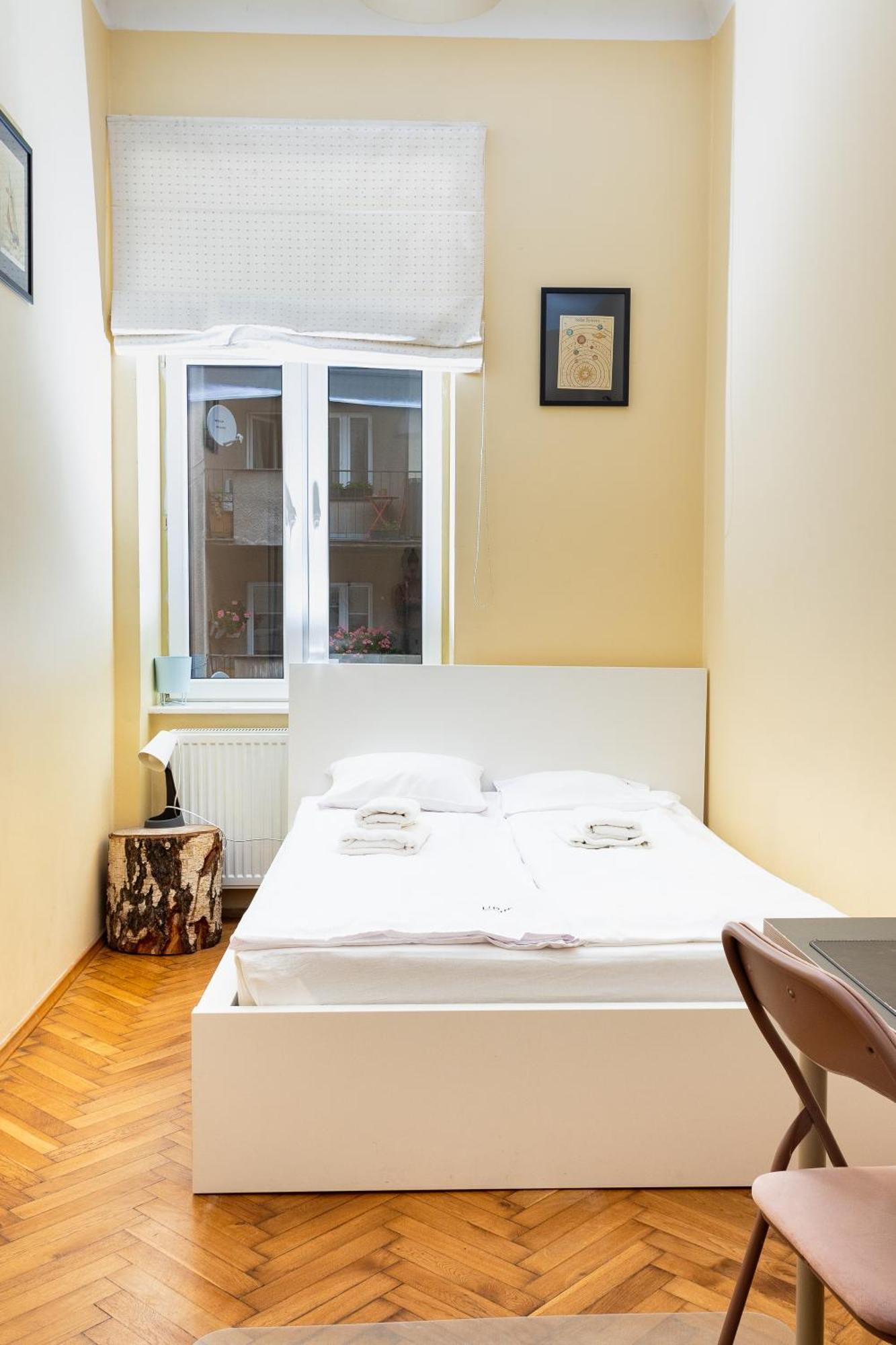 Homely 4 Bedroom Apartment - Old Town - By Upstairs 크라쿠프 외부 사진