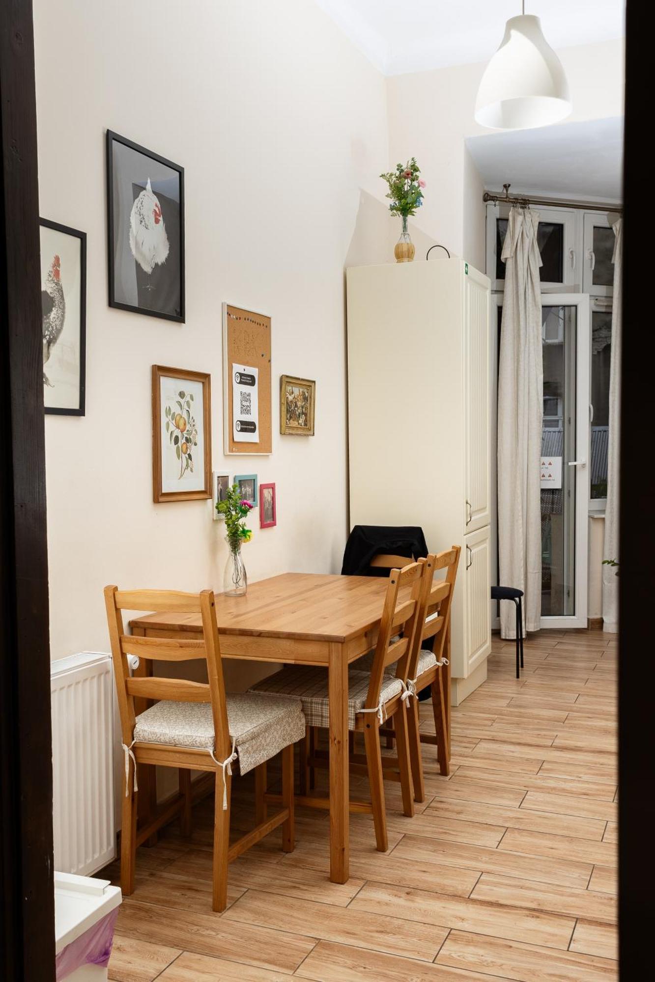 Homely 4 Bedroom Apartment - Old Town - By Upstairs 크라쿠프 외부 사진